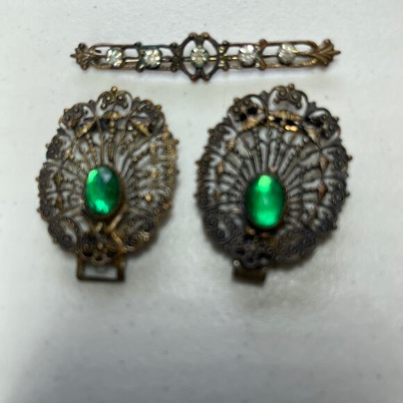 Vintage Antique Jewelry 3 Pieces Bar Pin and 2 pieces of Green Stone Pieces ? - Picture 2 of 13